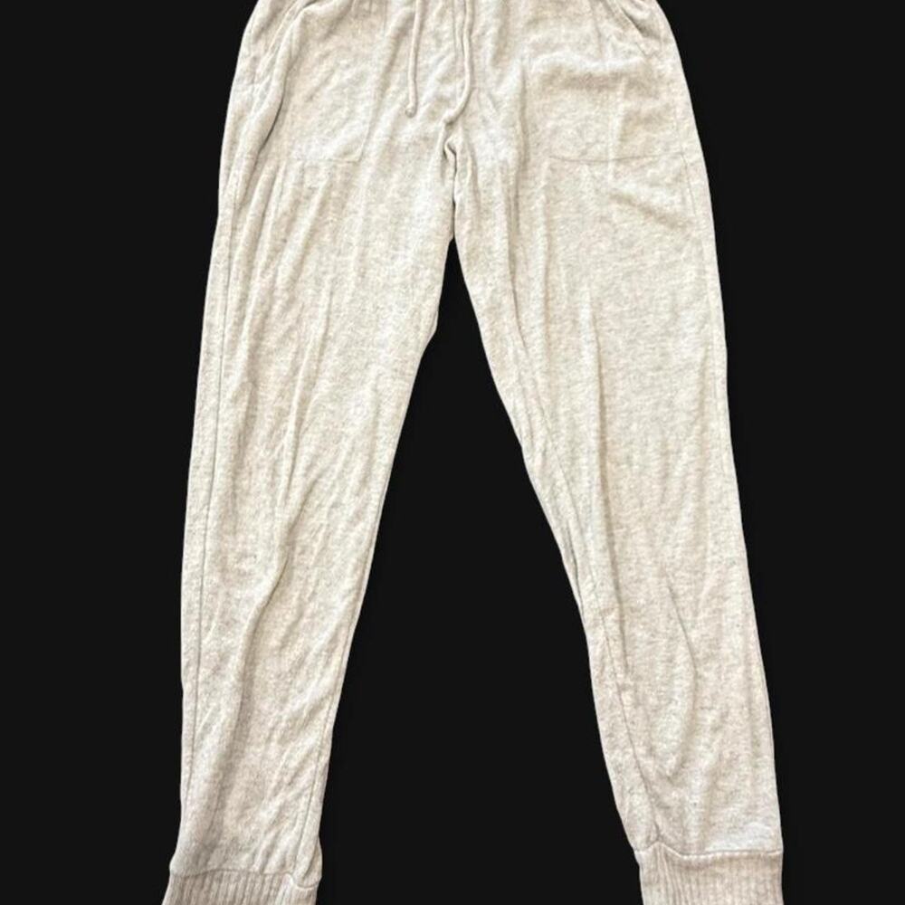Stars above gray heather joggers